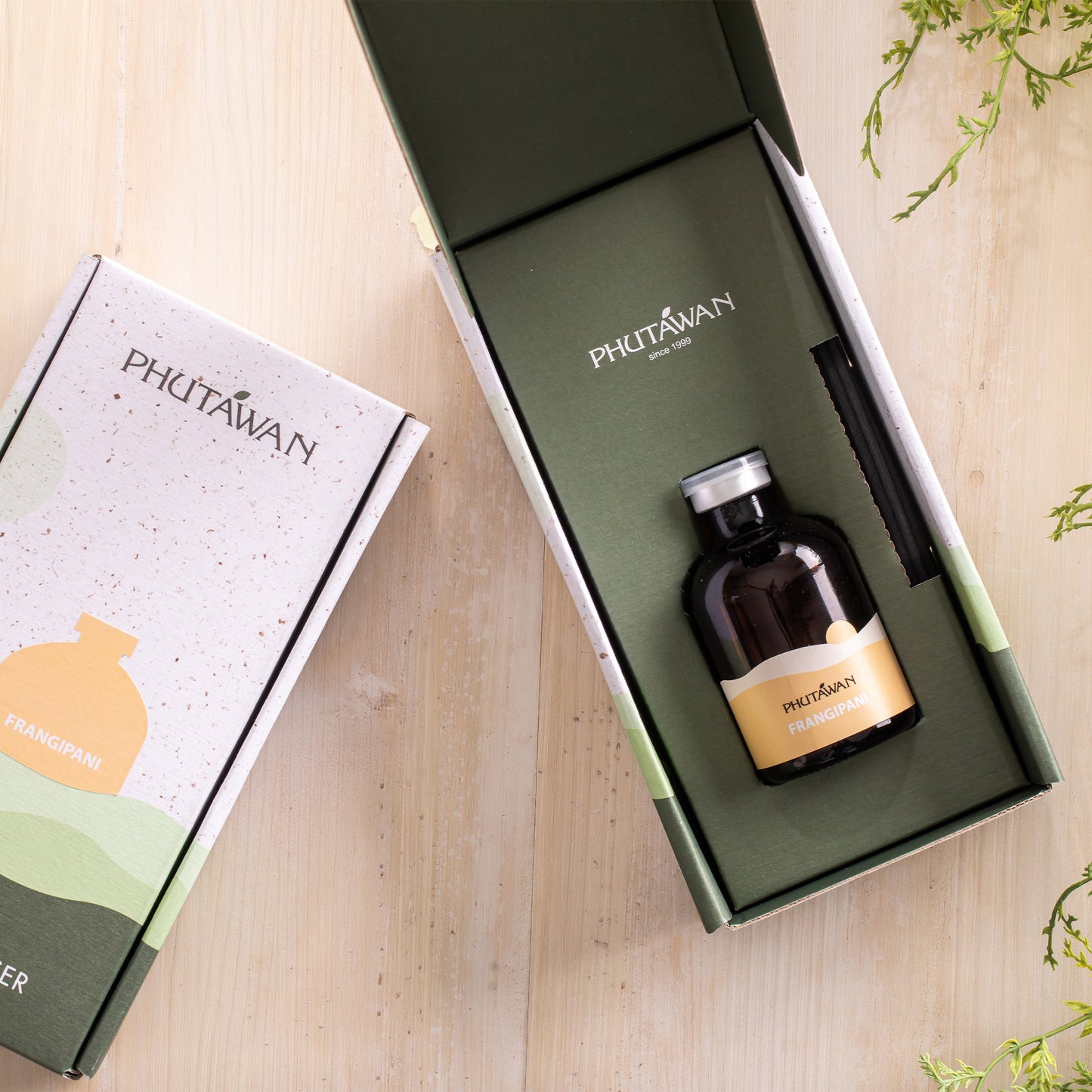フランジュパニ リード ディフューザー 50mL / 100mL